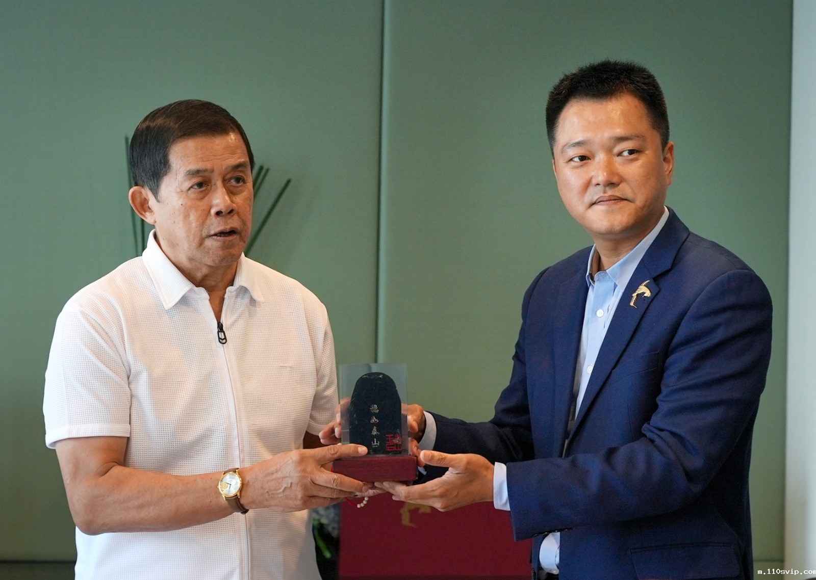 1694657102190079788.jpg 12.jpg