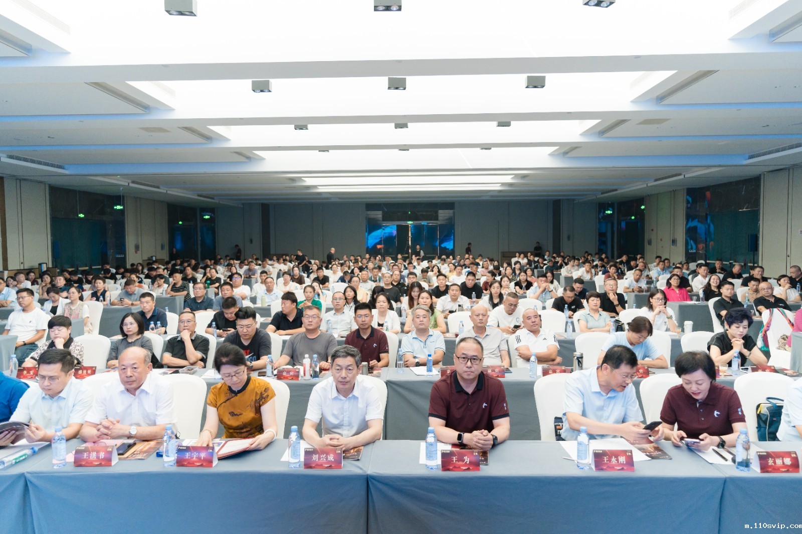 1753067333811079164.jpg BLU07674-910209223.jpg